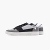 Sepatu Awan Kelabu